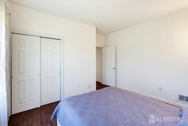 5 La Jolla Court, Old Bridge, NJ 08857