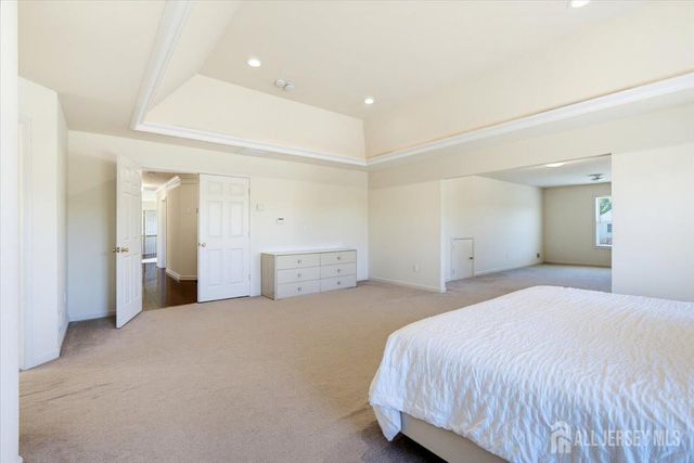 5 La Jolla Court, Old Bridge, NJ 08857