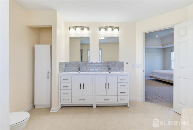 5 La Jolla Court, Old Bridge, NJ 08857