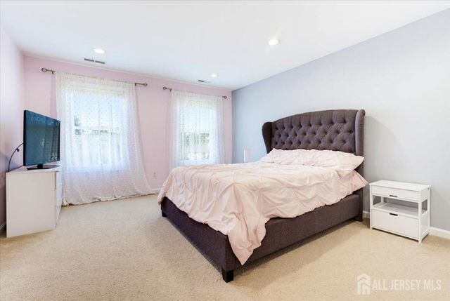 5 La Jolla Court, Old Bridge, NJ 08857