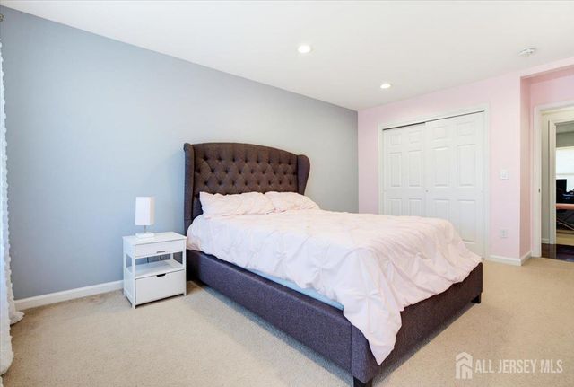5 La Jolla Court, Old Bridge, NJ 08857