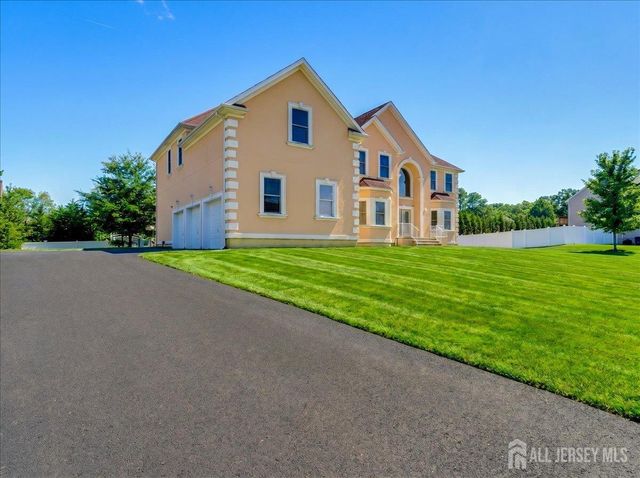5 La Jolla Court, Old Bridge, NJ 08857