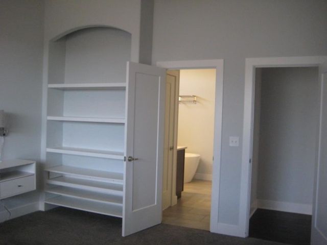 622 S CLEAR CREEK ST, Wichita, KS 67230