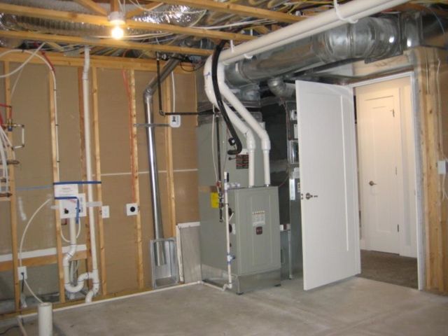 622 S CLEAR CREEK ST, Wichita, KS 67230