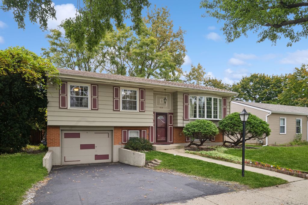 1032 Valley Stream Drive, Wheeling, IL 60090 — exterior