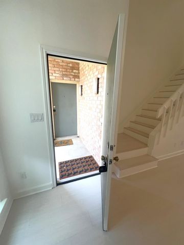 8100 Cambridge Street 75, Houston, TX 77054