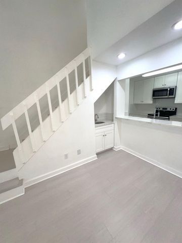 8100 Cambridge Street 75, Houston, TX 77054