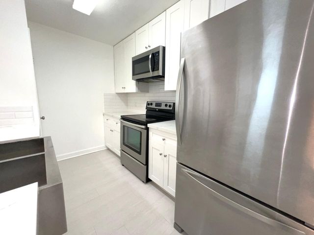 8100 Cambridge Street 75, Houston, TX 77054