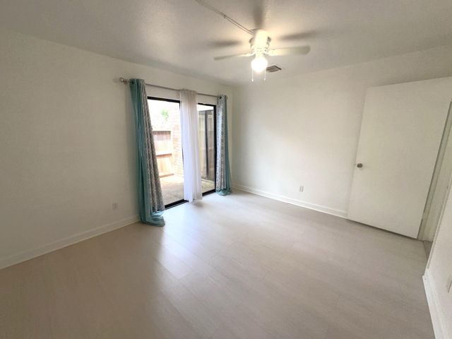 8100 Cambridge Street 75, Houston, TX 77054