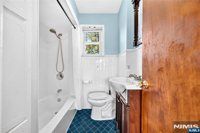 50 Oakwood Avenue, Bloomfield, NJ 07003