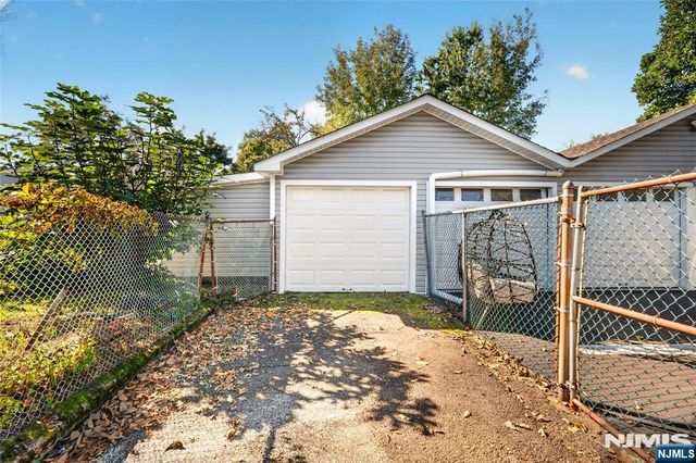 50 Oakwood Avenue, Bloomfield, NJ 07003