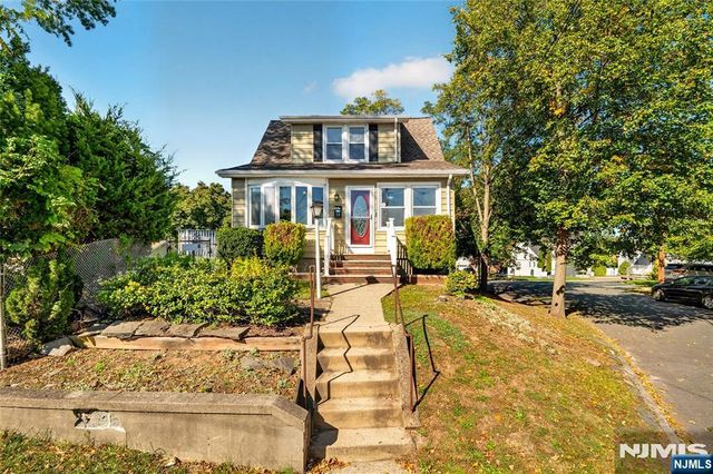 50 Oakwood Avenue, Bloomfield, NJ 07003