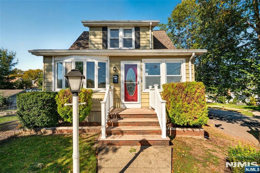 50 Oakwood Avenue, Bloomfield, NJ 07003