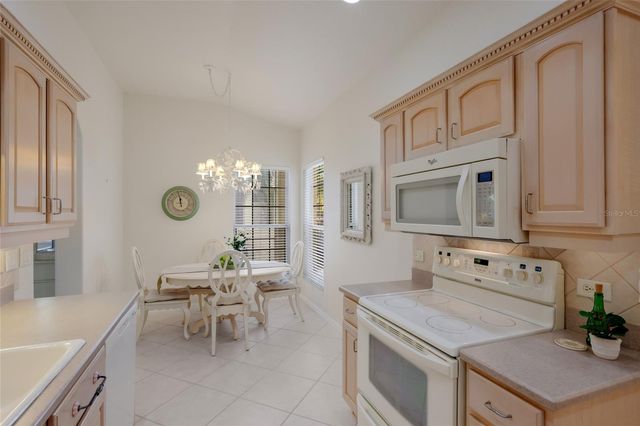 216 VISTA DEL LAGO WAY, Venice, FL 34292