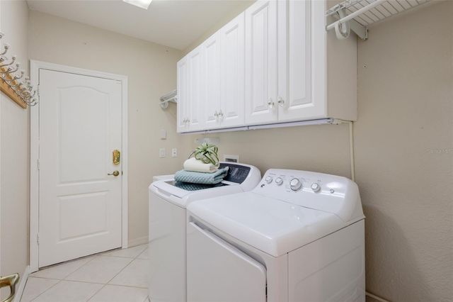216 VISTA DEL LAGO WAY, Venice, FL 34292