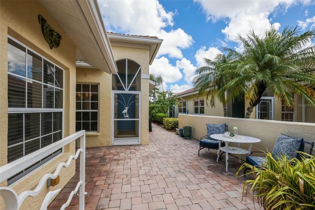 216 VISTA DEL LAGO WAY, Venice, FL 34292