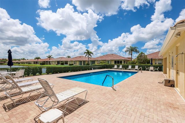216 VISTA DEL LAGO WAY, Venice, FL 34292