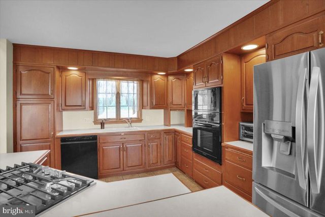 511 SUMMER HILL RD, Schuylkill Haven, PA 17972