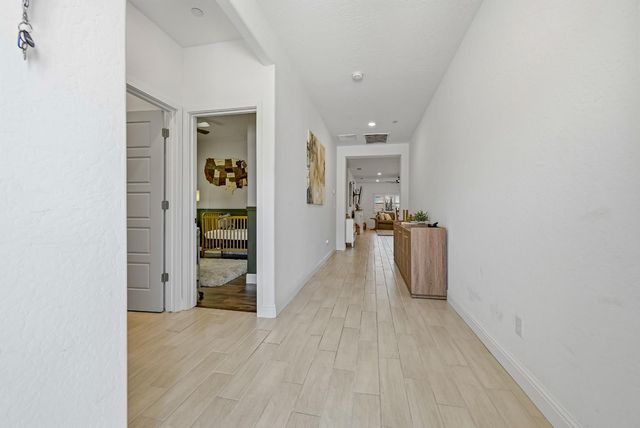 324 Huntington Avenue S, Madera, CA 93636