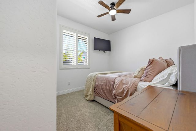 324 Huntington Avenue S, Madera, CA 93636