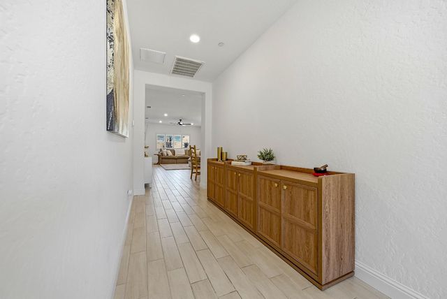 324 Huntington Avenue S, Madera, CA 93636