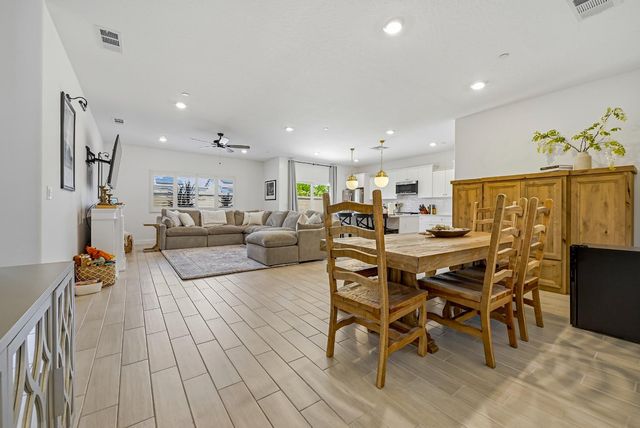 324 Huntington Avenue S, Madera, CA 93636
