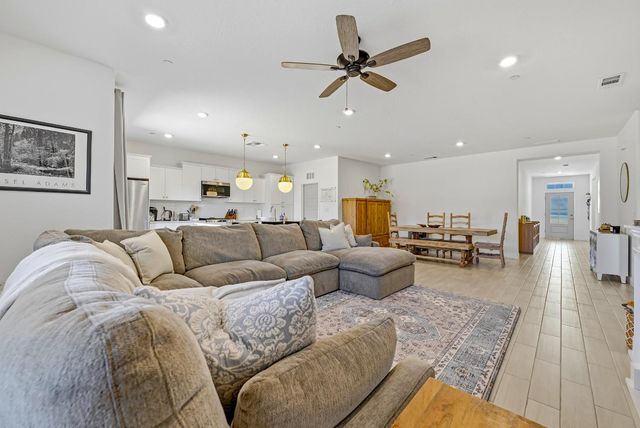 324 Huntington Avenue S, Madera, CA 93636