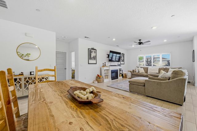 324 Huntington Avenue S, Madera, CA 93636
