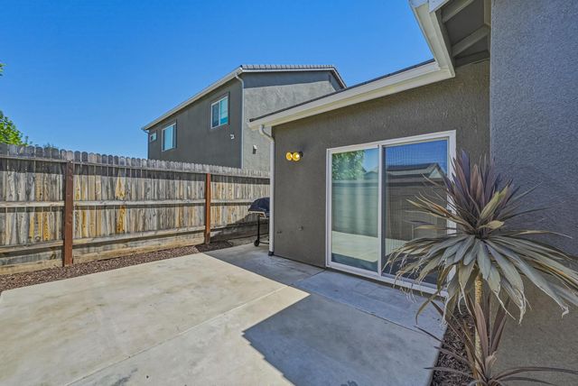 324 Huntington Avenue S, Madera, CA 93636