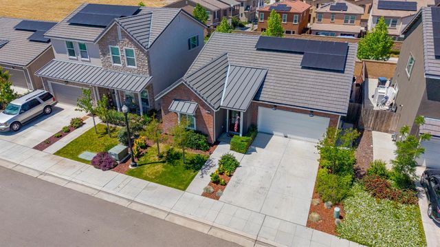 324 Huntington Avenue S, Madera, CA 93636