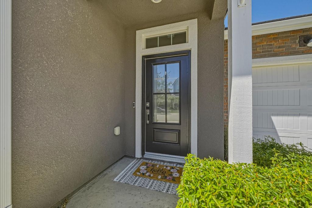 Image 10 of property listing at 324 Huntington Avenue S, Madera, CA 93636
