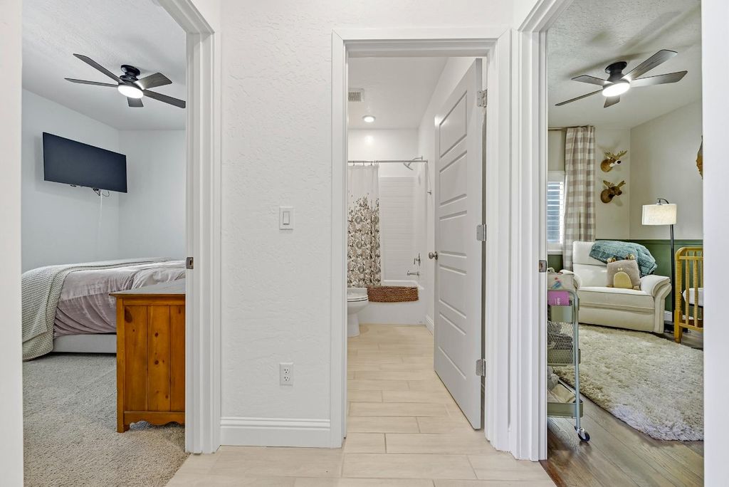 Image 14 of property listing at 324 Huntington Avenue S, Madera, CA 93636