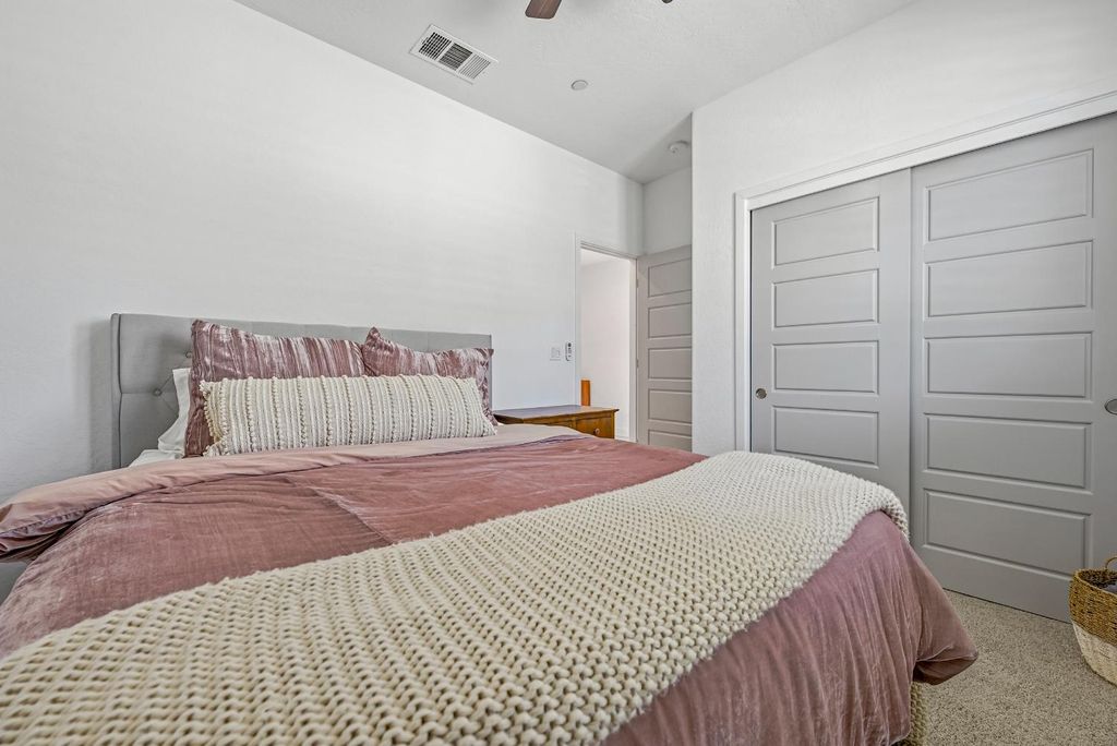 Image 16 of property listing at 324 Huntington Avenue S, Madera, CA 93636