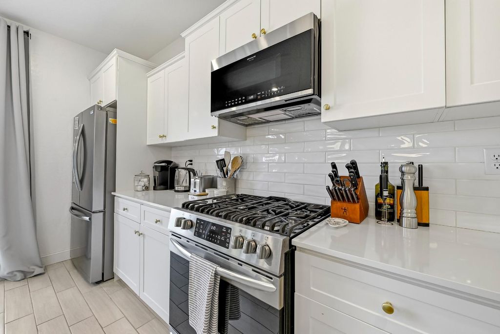 Image 30 of property listing at 324 Huntington Avenue S, Madera, CA 93636