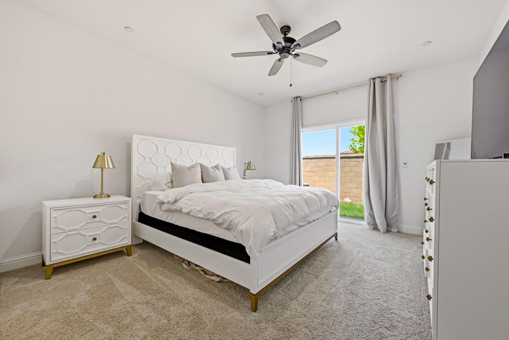 Image 36 of property listing at 324 Huntington Avenue S, Madera, CA 93636
