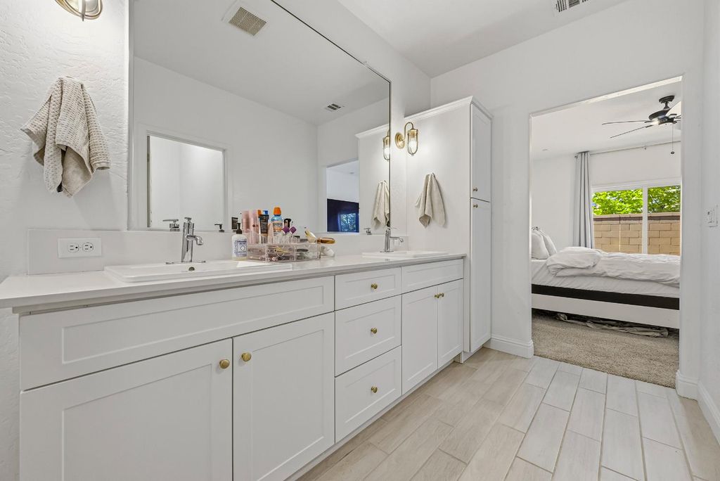 Image 39 of property listing at 324 Huntington Avenue S, Madera, CA 93636