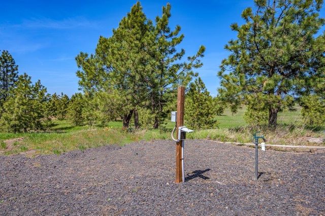 20122 W Johnson Ln, Nine Mile Falls, WA 99026