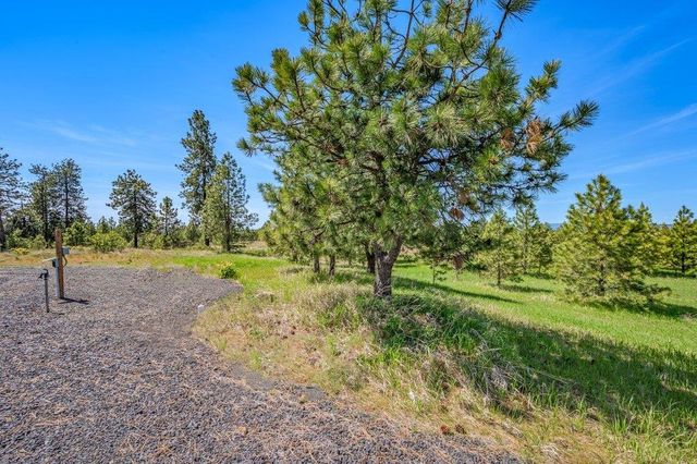 20122 W Johnson Ln, Nine Mile Falls, WA 99026