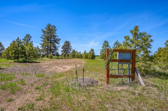 20122 W Johnson Ln, Nine Mile Falls, WA 99026