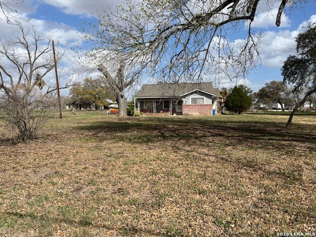 2790 Second St., Pleasanton, TX 78064