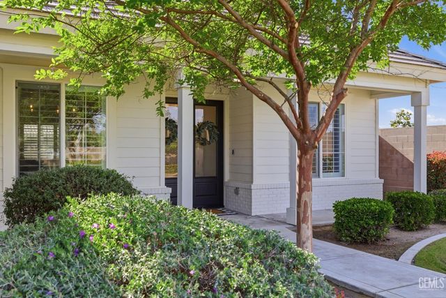 6113 Dartmoor Wood Avenue, Bakersfield, CA 93314