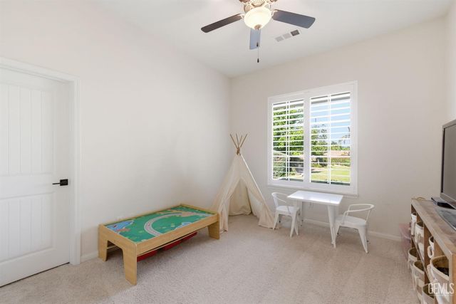6113 Dartmoor Wood Avenue, Bakersfield, CA 93314