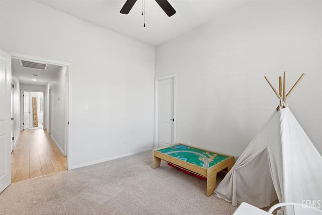 6113 Dartmoor Wood Avenue, Bakersfield, CA 93314