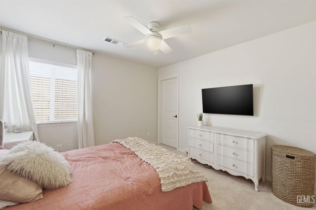 6113 Dartmoor Wood Avenue, Bakersfield, CA 93314
