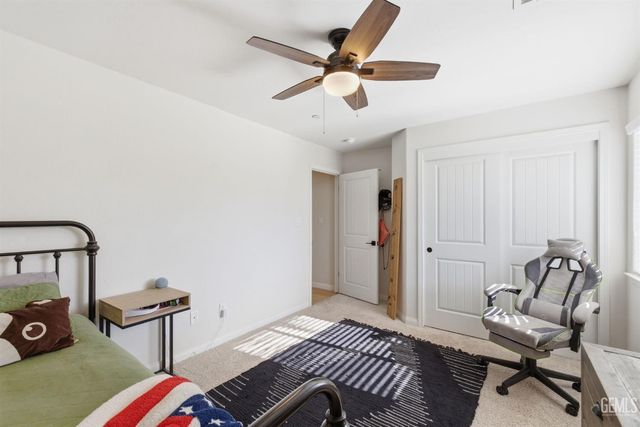 6113 Dartmoor Wood Avenue, Bakersfield, CA 93314