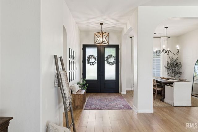 6113 Dartmoor Wood Avenue, Bakersfield, CA 93314