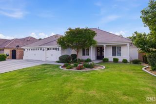 6113 Dartmoor Wood Avenue, Bakersfield, CA 93314
