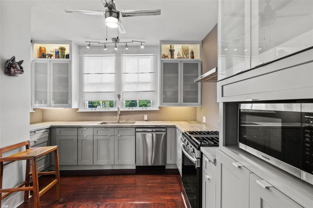 3625 Avenue O, Galveston, TX 77550