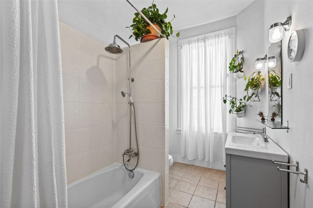 3625 Avenue O, Galveston, TX 77550