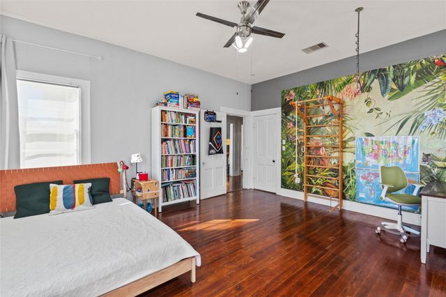 3625 Avenue O, Galveston, TX 77550